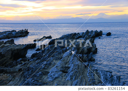 Miura Peninsula from Jogashima at dusk to Izu Peninsula Mt. Fuji distant view 83261154