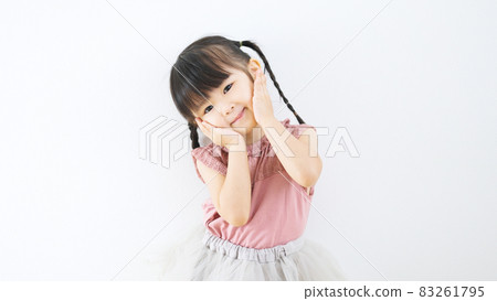 Smiley child (childcare / parenting) 83261795