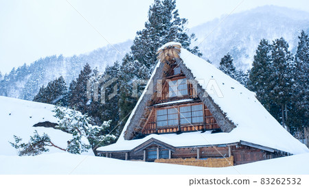 Suganuma Gassho-zukuri Village (Winter) 83262532
