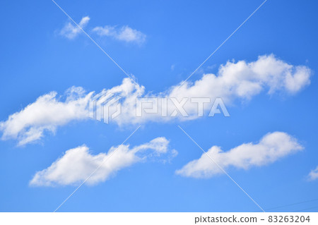 戲劇性的膨脹雲,藝術噴雲,有趣形狀的噴雲 戲劇性的膨脹雲,藝術噴雲,有趣形狀的噴雲 83263204