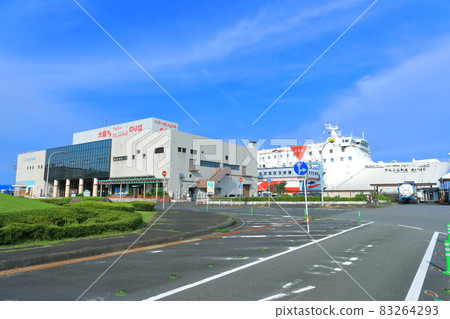[Oita Prefecture] Beppu Port in fine weather (Osaka Yuki Ferry Terminal) 83264293