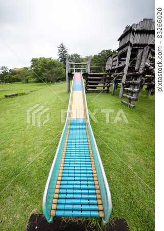 An unmanned park in the mountains 83266020