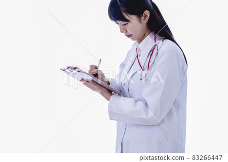 穿著白色衣服的醫生的圖像 83266447