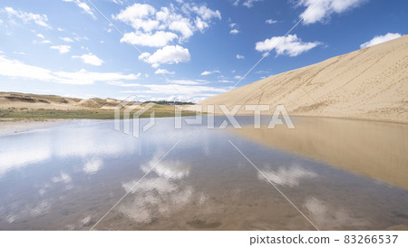 Water mirror oasis (Tottori sand dunes) Water mirror oasis (Tottori sand dunes) 83266537