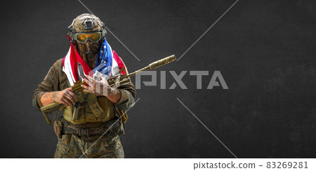 American soldier stands against the background...-照片素材（圖片） [83269281 ...