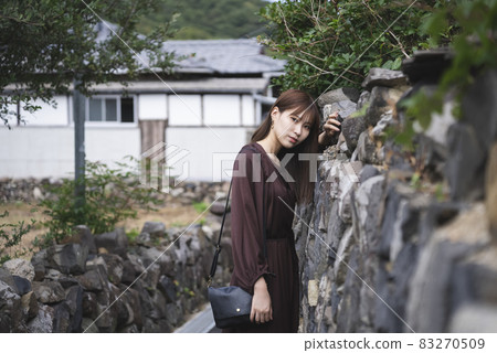 女人走路 女人走路 83270509