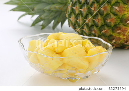 pineapple  83273394