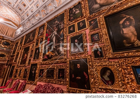 interiors of palazzo Borromeo, lake maggiore, Stresa, italy interiors of palazzo Borromeo, lake maggiore, Stresa, italy 83276268