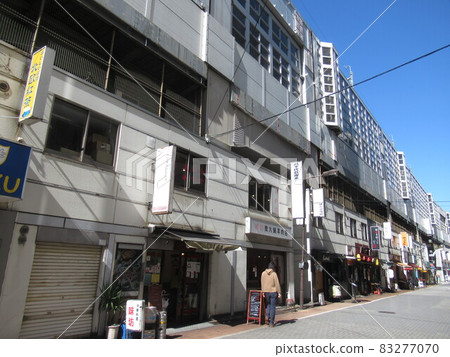 在神田站東口的警衛下 83277070