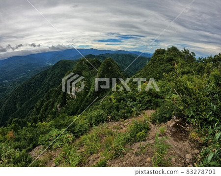 Mt. Maya and Mt. Maya from the ridgeline 83278701