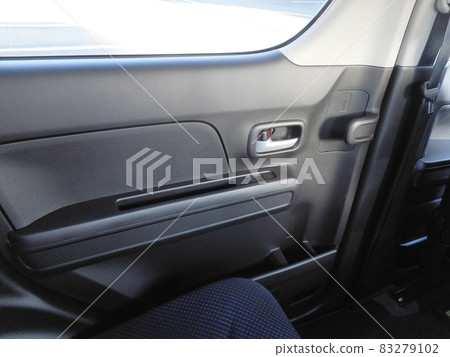 Rear seat door panel 83279102