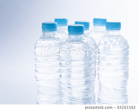 PET bottle water 83281582