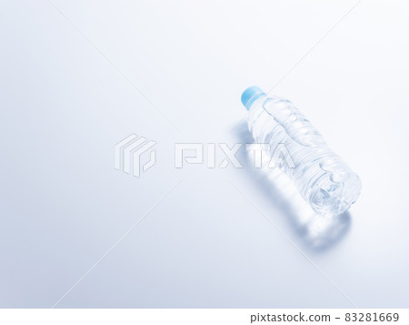 PET bottle water PET bottle water 83281669