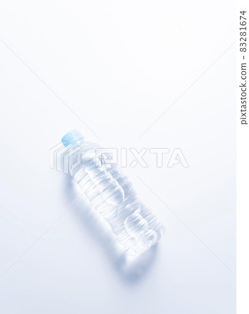 PET bottle water 83281674