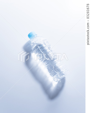 PET bottle water 83281678