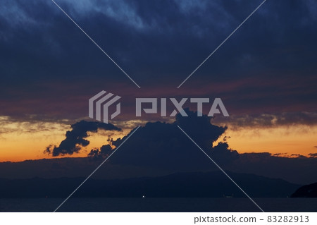 Strait evening view / autumn Strait evening view / autumn 83282913