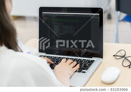 Photographing cooperation by female programmers: Japanese language school attached to Chuo College of Technology 83283066