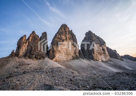 Summer sunset at the Tre Cime di Lavaredo, in the Sexten Dolomites, Italy Summer sunset at the Tre Cime di Lavaredo, in the Sexten Dolomites, Italy 83286306