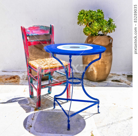 small traditional greek taverns 83289035