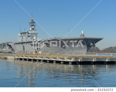 Helicopter-mounted escort ship Izumo (before refurbishment) Helicopter-mounted escort ship Izumo (before refurbishment) 83292072