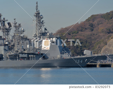 海上自衛隊橫須賀基地護航艦天霧、霧島 83292073