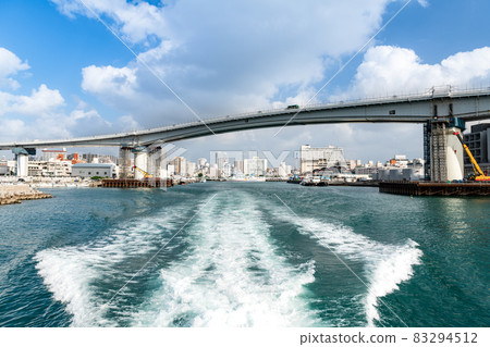 Okinawa Tomari Ohashi and Tomari Port scenery from the ocean Okinawa Tomari Ohashi and Tomari Port scenery from the ocean 83294512