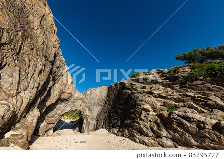 Okinawa Kerama Aharen Beach Natural Bridge 83295727