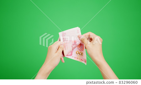 Female hand counting banknotes Chroma key composite image Female hand counting banknotes Chroma key composite image 83296060