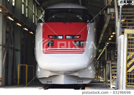 E926 type train that stops at the vehicle training room E926 type train that stops at the vehicle training room 83296696