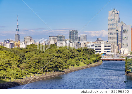 望向東京晴空塔 望向東京晴空塔 83296800