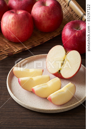 Carved apples, early Fuji 83297122