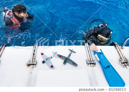 沖繩慶良間潛水飛機模型和退出水下飛行 83298013