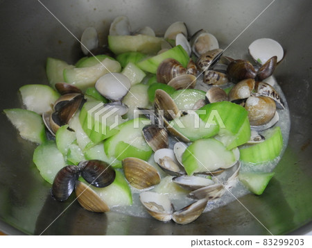 蛤蜊絲瓜 83299203