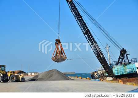 礫石運輸 83299337