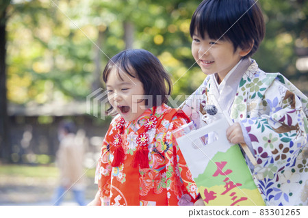 Shichigosan brother and sister 83301265