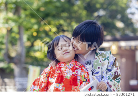Shichigosan brother and sister 83301271