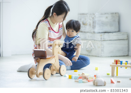 Childcare image 83301343