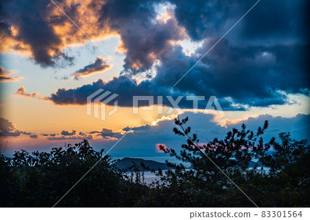 蜀南工廠黃昏夜景夜光 蜀南工廠黃昏夜景夜光 83301564