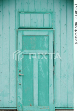 Blue door Blue door 83303071