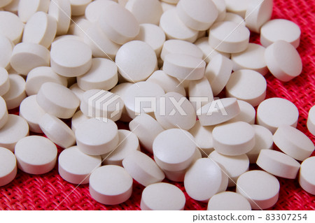 Medicines, tablets, medicine, swallows, medicines, health, health, health care, medical care, hospitals, prescription medicines, medicines, illnesses, remedies Medicines, tablets, medicine, swallows, medicines, health, health, health care, medical care, hospitals, prescription medicines, medicines, illnesses, remedies 83307254