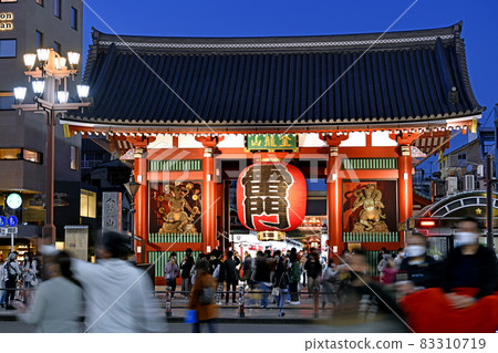 Tokyo cityscape in Japan The declaration was lifted in October, but ... Sensoji Temple has the same number of people as before the Corona disaster = October 23 Tokyo cityscape in Japan The declaration was lifted in October, but ... Sensoji Temple has the same number of people as before the Corona disaster = October 23 83310719