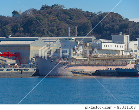 軍營船 APL-40 停泊在美軍橫須賀基地 83311108