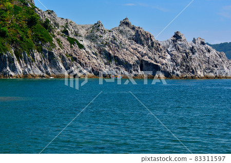 Jodogahama, a mountain of swords with a sharp impression like a sword, and a Sappa ship, Tohoku, Miyako City, Iwate Prefecture (1) Jodogahama, a mountain of swords with a sharp impression like a sword, and a Sappa ship, Tohoku, Miyako City, Iwate Prefecture (1) 83311597