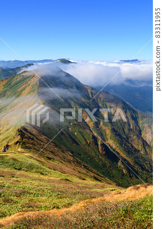藍天秋葉山,谷川山脈 藍天秋葉山,谷川山脈 83311955