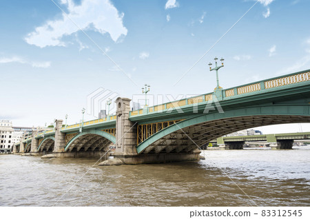 London, U.K., July 22,2021: Southwark Bridge over Thames river , London, UK. 83312545