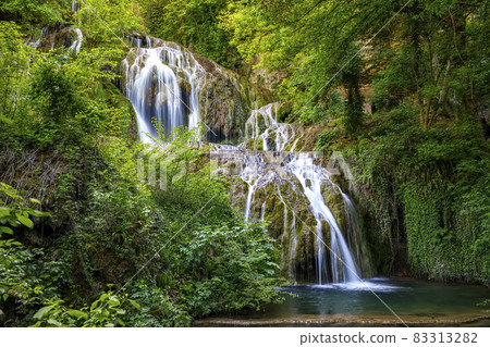 Cascade waterfalls.  83313282