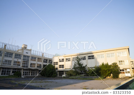 Schools closed, schools before dismantling, schools closed due to declining birthrate 83323350