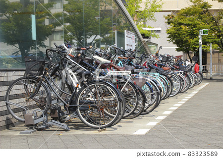 Bicycle parking lot 83323589