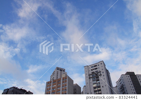 巴西聖保羅城市景觀和藍天 83324441