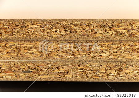 從側面查看堆疊的木板 從側面查看堆疊的木板 83325018